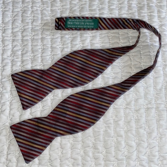 BEAU TIES LTD OF VERMONT Silk Bow Tie - Picture 1 of 2